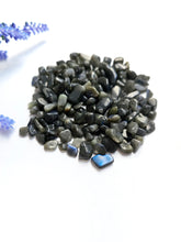 Load image into Gallery viewer, Labradorite Chips