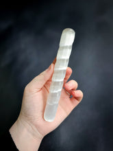 Load image into Gallery viewer, Selenite Twisty Wand