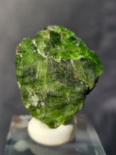 Load image into Gallery viewer, Chrome Tremolite #2