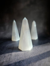 Load image into Gallery viewer, Selenite Points
